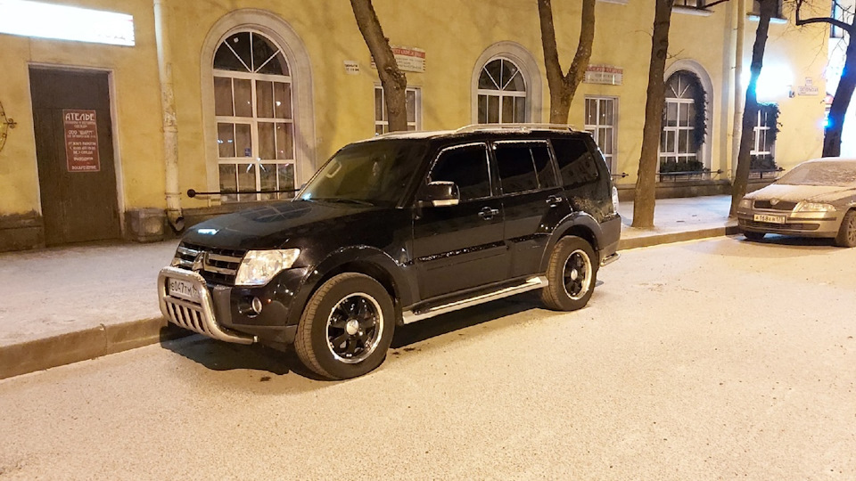 Обслуживание задних суппортов — Mitsubishi Pajero (4G), 3,2 л, 2007 ...