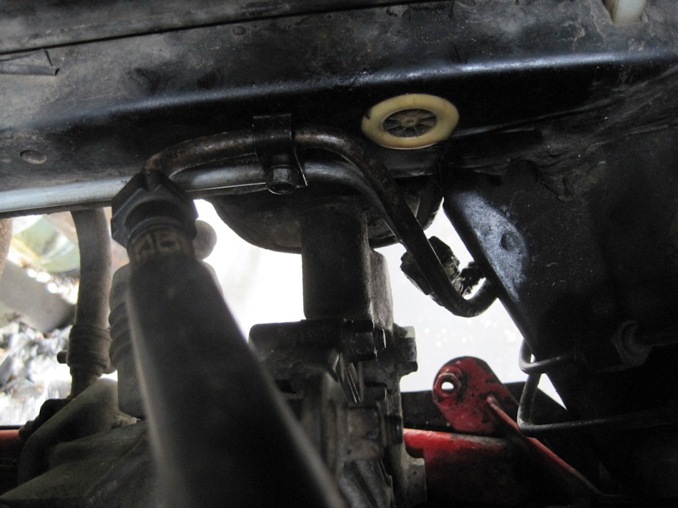 Замена передней и задней опоры двигателя — Chevrolet Captiva (1G), 3,2 ...