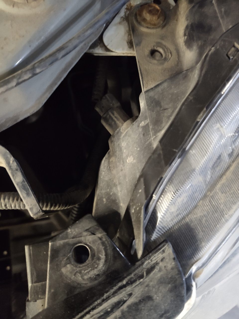 Передние габариты. — Nissan Tiida (2G), 1,6 л, 2015 года | поломка | DRIVE2