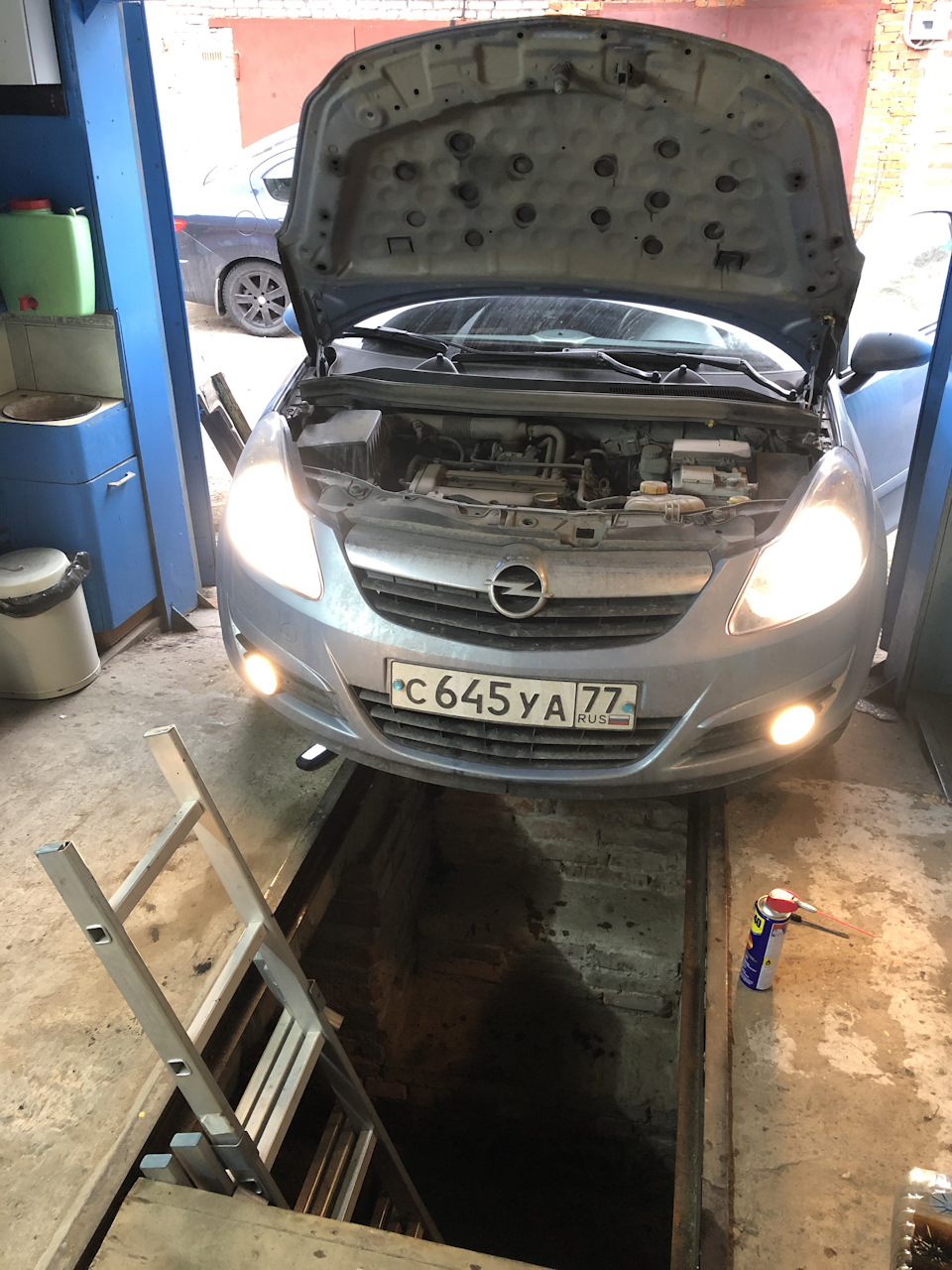 Замена ламп в ПТФ Corsa D — Opel Corsa D, 1,2 л, 2008 года | своими руками  | DRIVE2