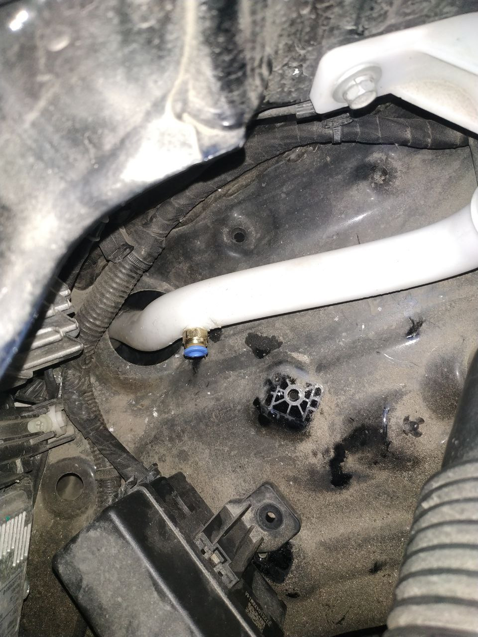 Доп бачок омывателя, установка и испытания. — Tank 300, 2 л, 2023 года ...