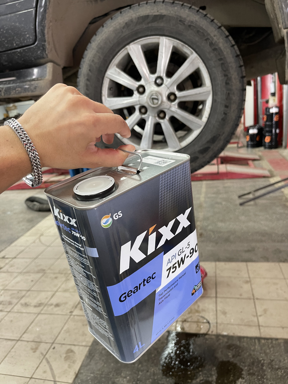 Замена масла в заднем мосту — Lexus LX (UZJ100), 4,7 л, 2007 года ...