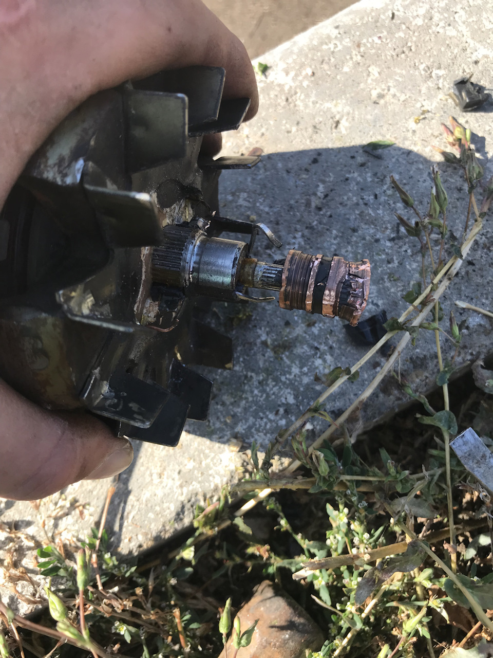 Замена токосъемных колец и щёточного узла на генераторе — Lada Приора ...