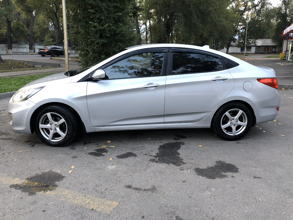 Потеют туманки — Lada Vesta, 1,6 л, 2017 года | другое | DRIVE2