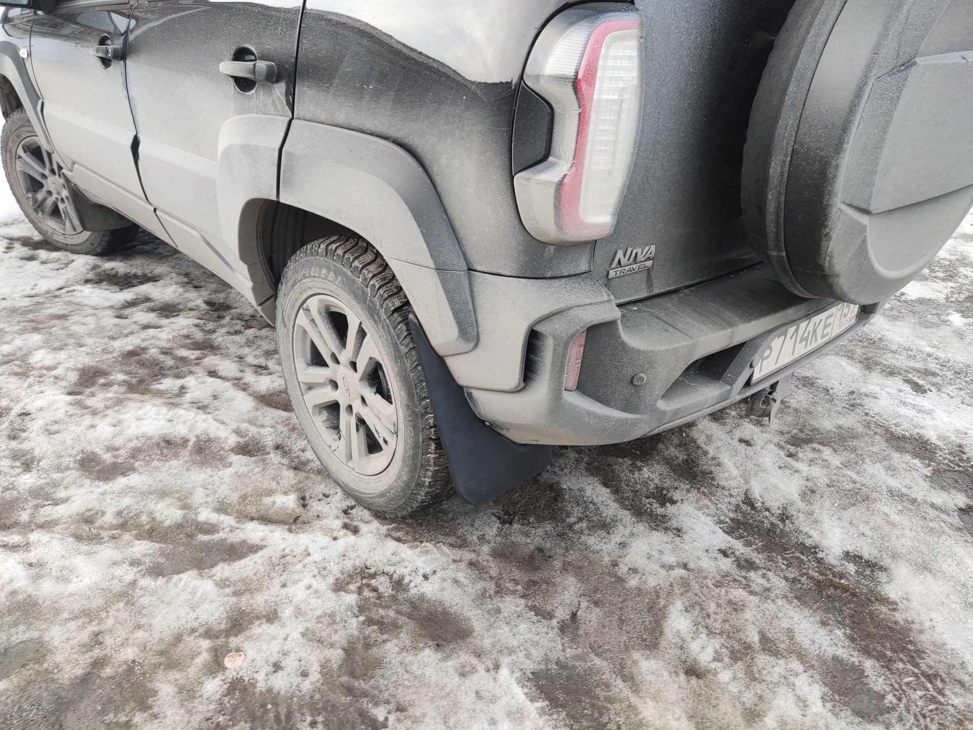 Раллийные брызговики (почти) — Lada Niva Travel, 1,7 л, 2023 года ...