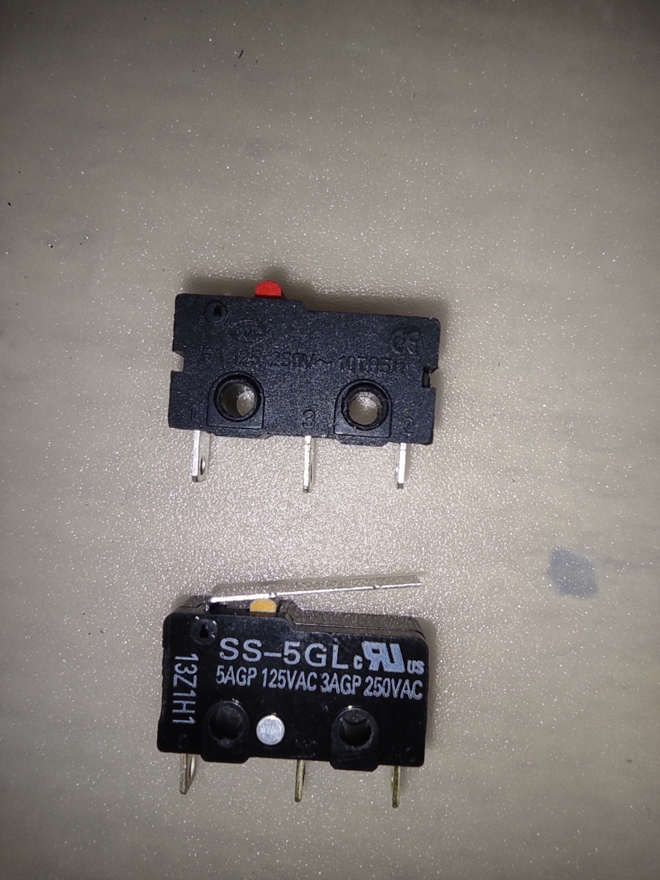 Концевик (микрик) замка двери Фабия 2 до рест — Skoda Fabia Combi Mk2 ...