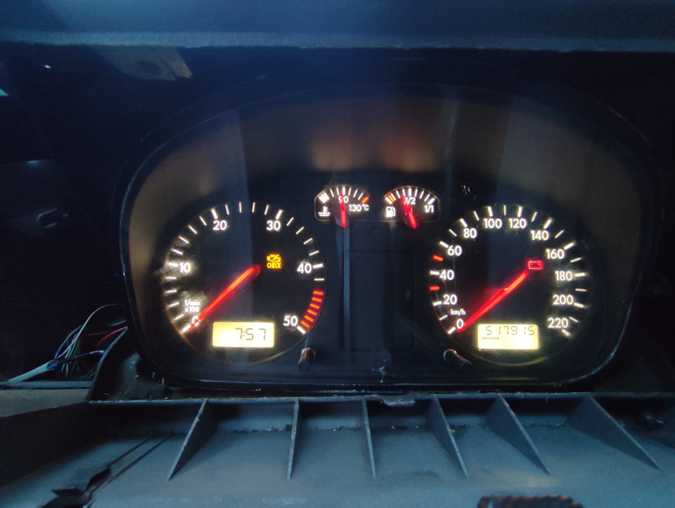 Приборная панель(окончание) — Volkswagen Transporter T4, 1,9 л, 1994 ...