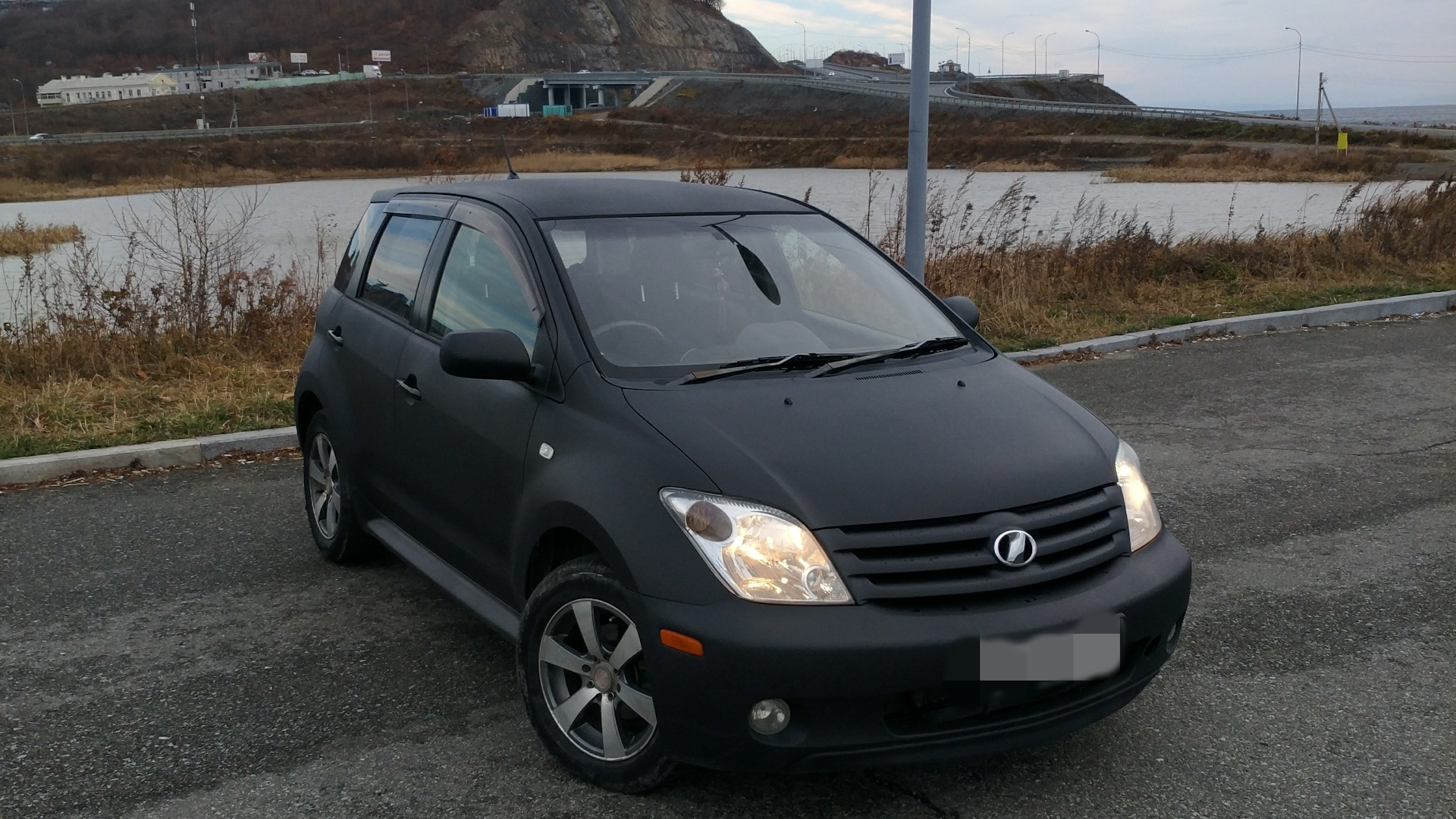 Toyota ist Рестайлинг 2005