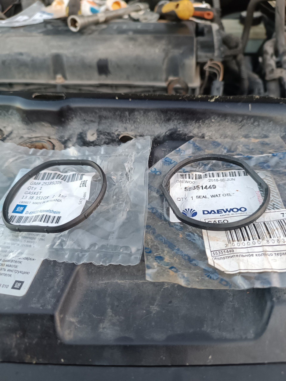 Фото в бортжурнале Opel Astra H. Запчасти на фото: 25189205, 06S423, 55351449