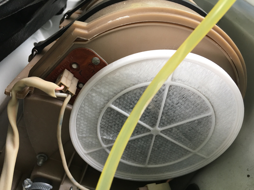 Фильтры печки — Москвич 2141, 1,5 л, 1993 года | аксессуары | DRIVE2