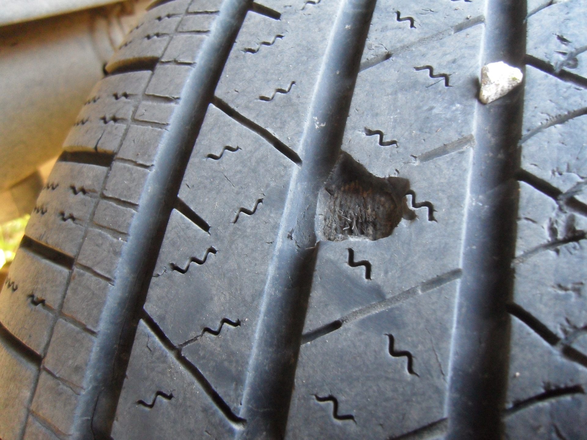 Штатные шины Continental ContiCrossContact LX Sport 245/60 R18 105H (Ч ...