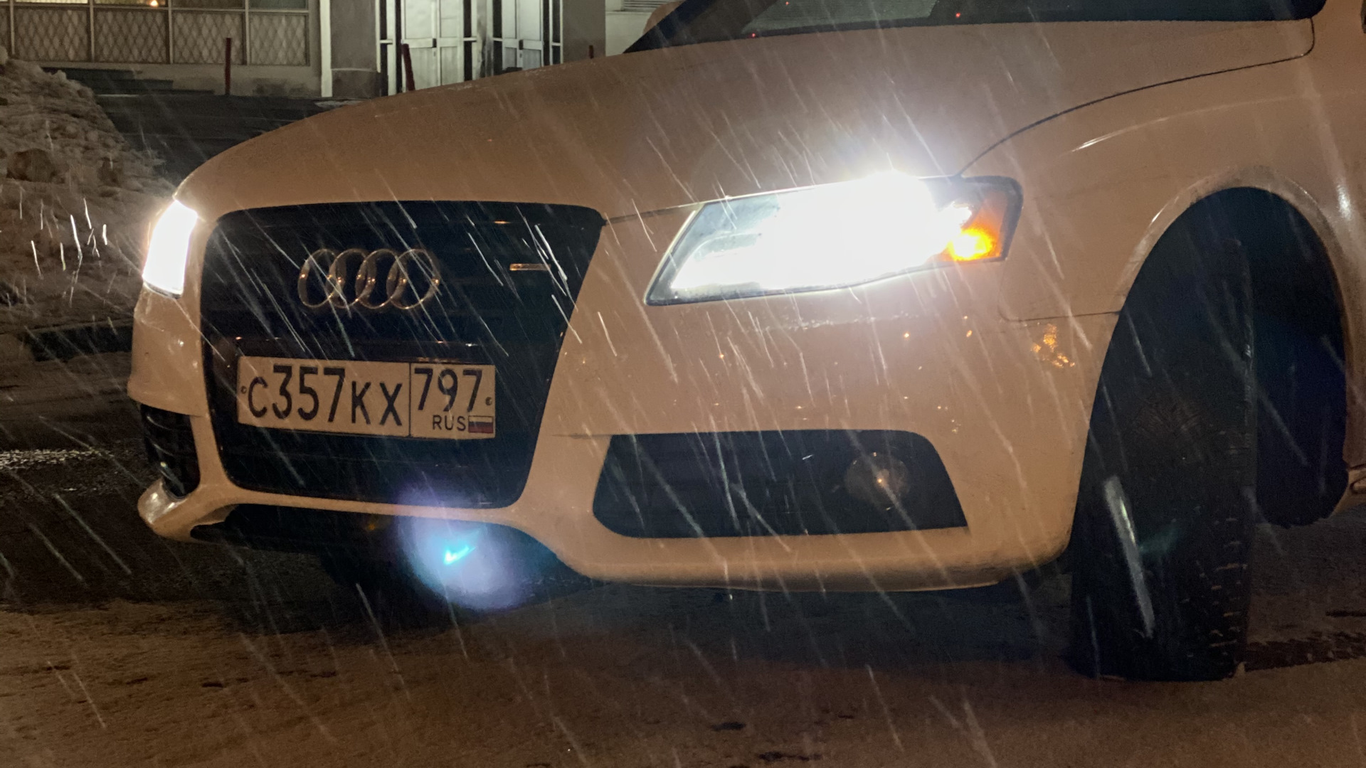 Audi A4 (B8) 2.0 бензиновый 2009 | Властелин колец на DRIVE2