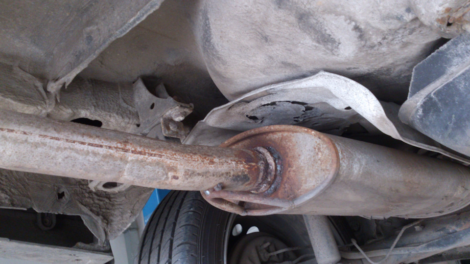 А у вас тут на пол шестого…Или о замене глушителя — Volkswagen Vento, 1 ...