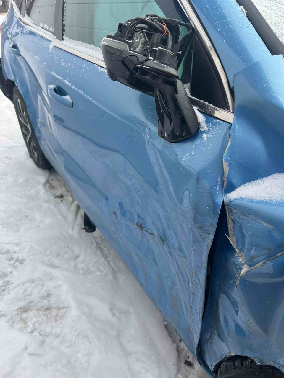 Форд фокус 2 водительская дверь. Фокус 2 открыта дверь водителя. Не открывается пассажирская дверь форд фокус 2. Дверь водителя на ford transit. Фокус 2 открыта дверь водителя.