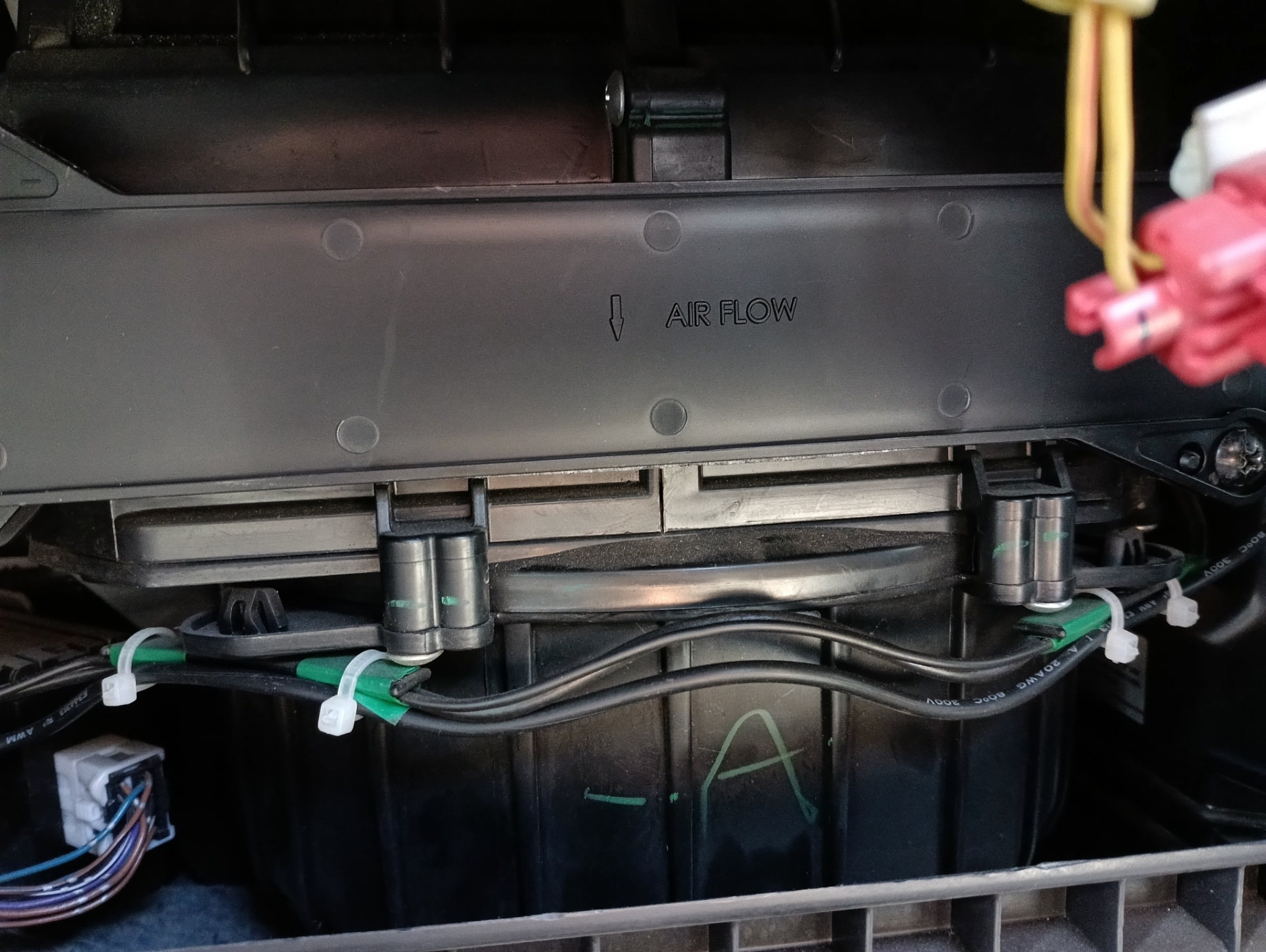 Салонный фильтр. — Mitsubishi L200 (4G), 2,5 л, 2013 года | расходники ...