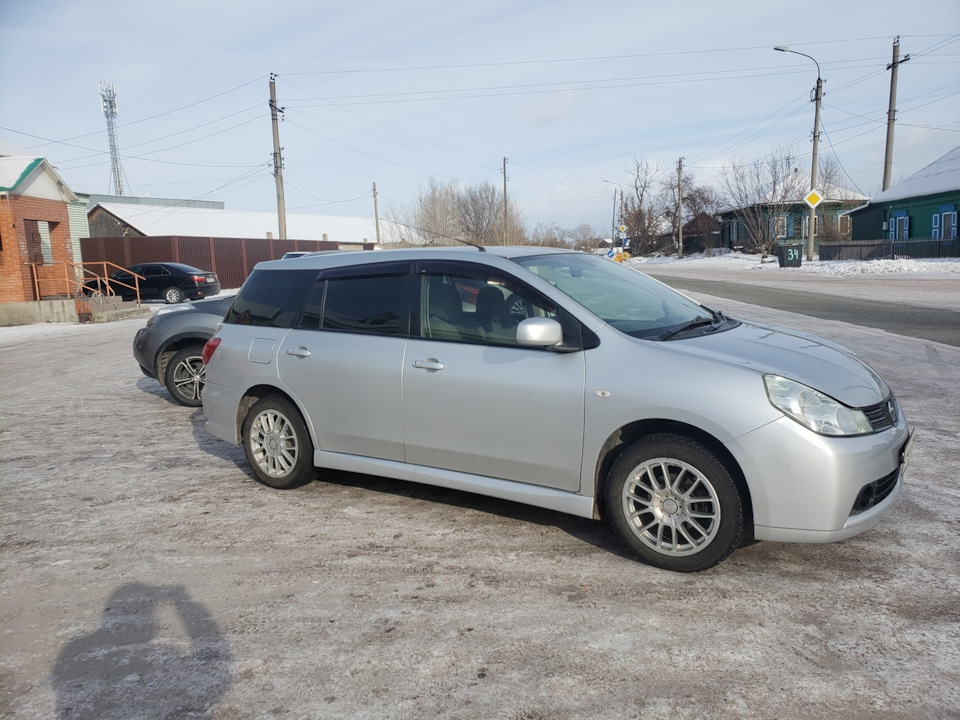 На что приклеить спойлер? — Nissan Wingroad (Y12), 1,5 л, 2009 года ...