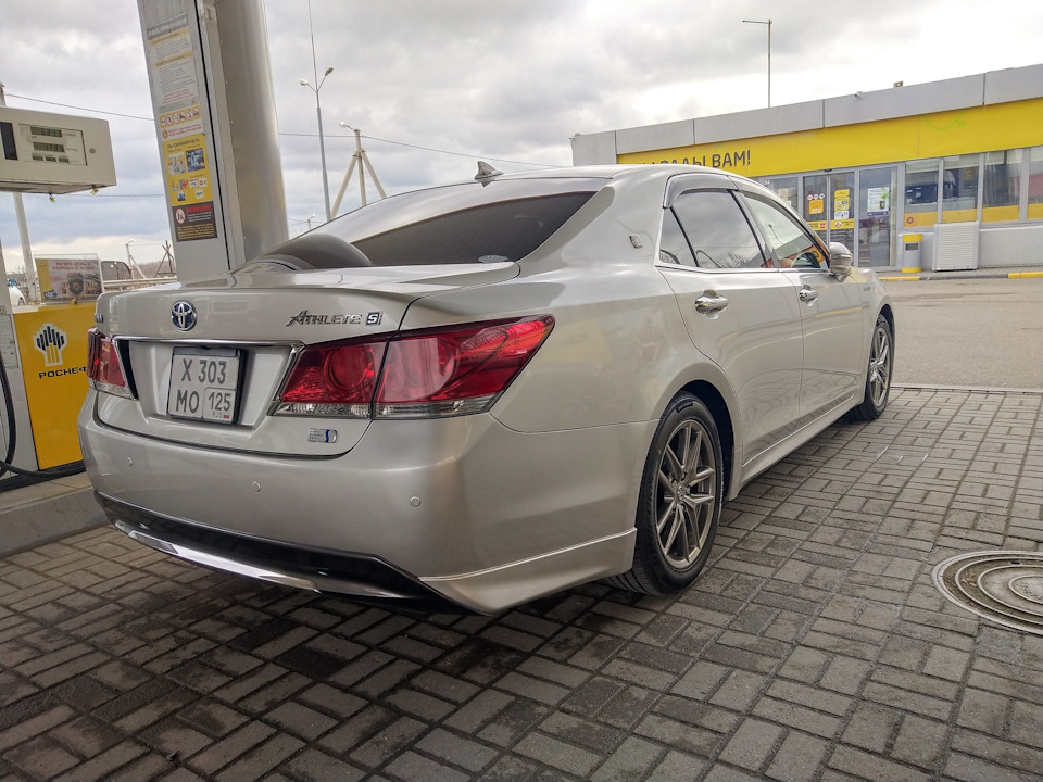 Toyota Crown Hybrid 2009