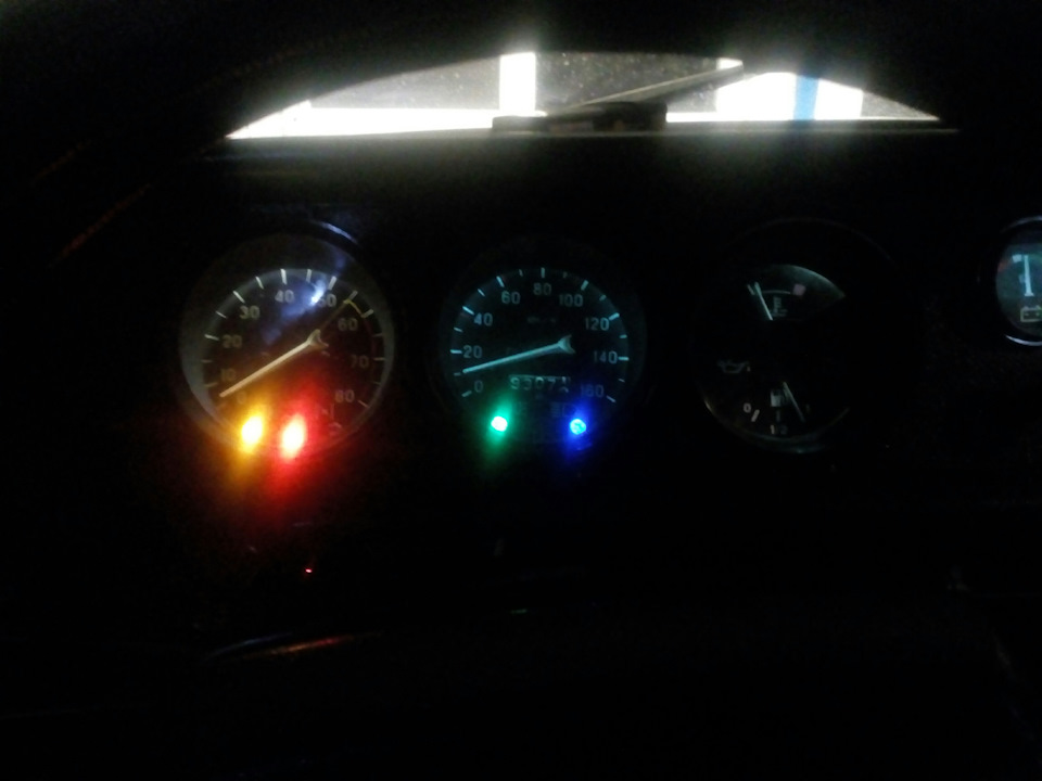 Установка и подключение комбинации приборов с ВАЗ на моську — ИЖ 21251 ...