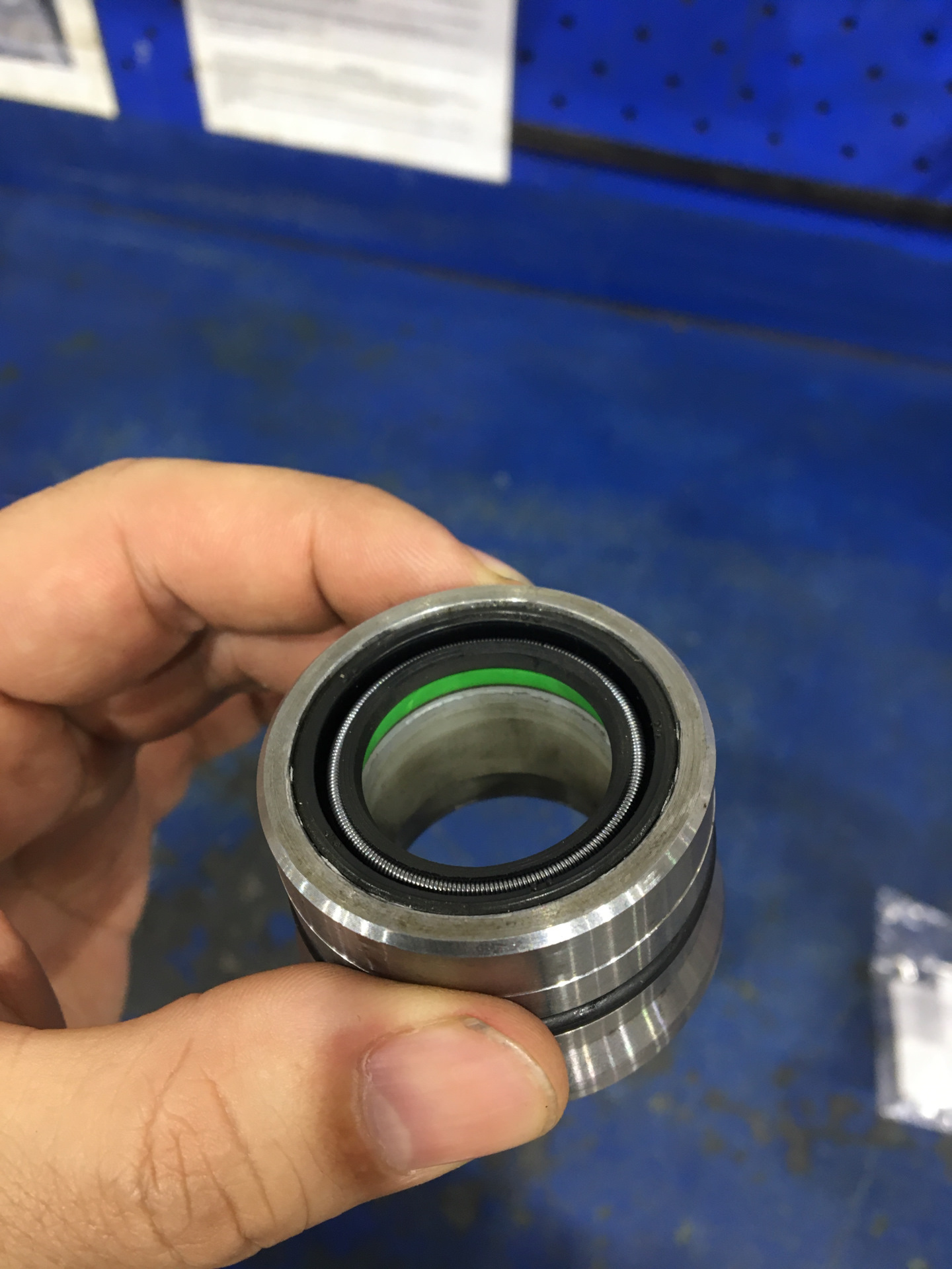 Устранение люфта рулевой рейки — Renault Trafic (2G), 2 л, 2008 года ...