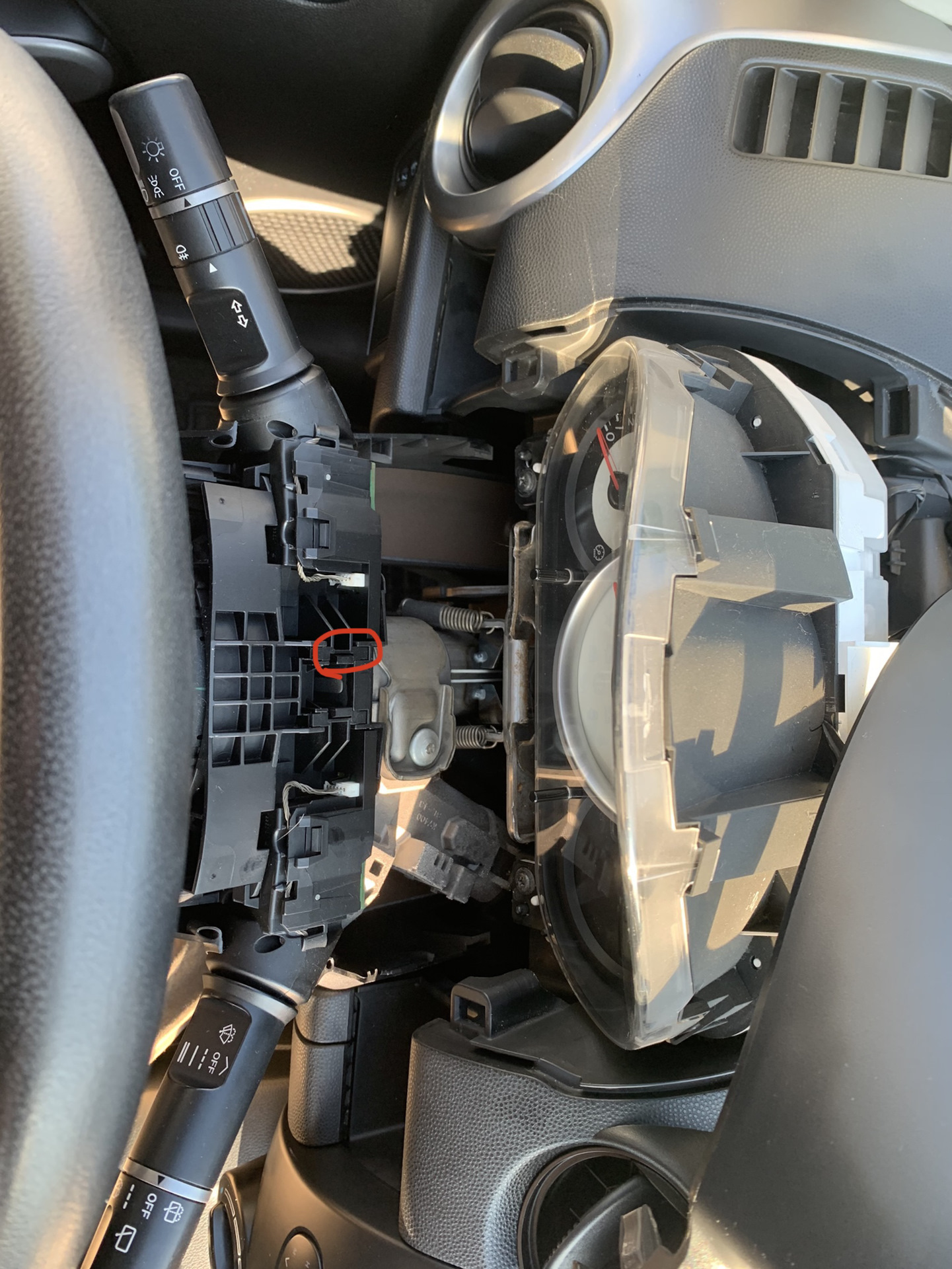 Замена подрулевого переключателя на Mazda 2 — Mazda 2 (3G), 1,5 л, 2008 ...