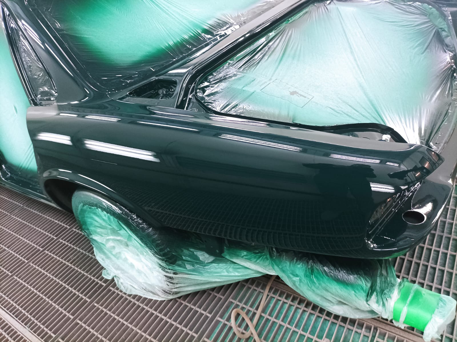 Ягуар готовится к сборке. — Jaguar XJR (X306/X308), 4 л, 1996 года ...