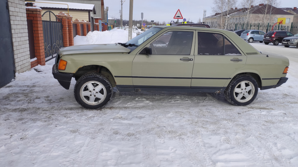 Фото в бортжурнале Mercedes-Benz 190 (W201)