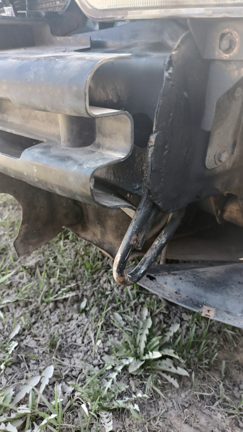 Буксировочный крюк (ушко) — Lada Приора хэтчбек, 1,6 л, 2010 года ...