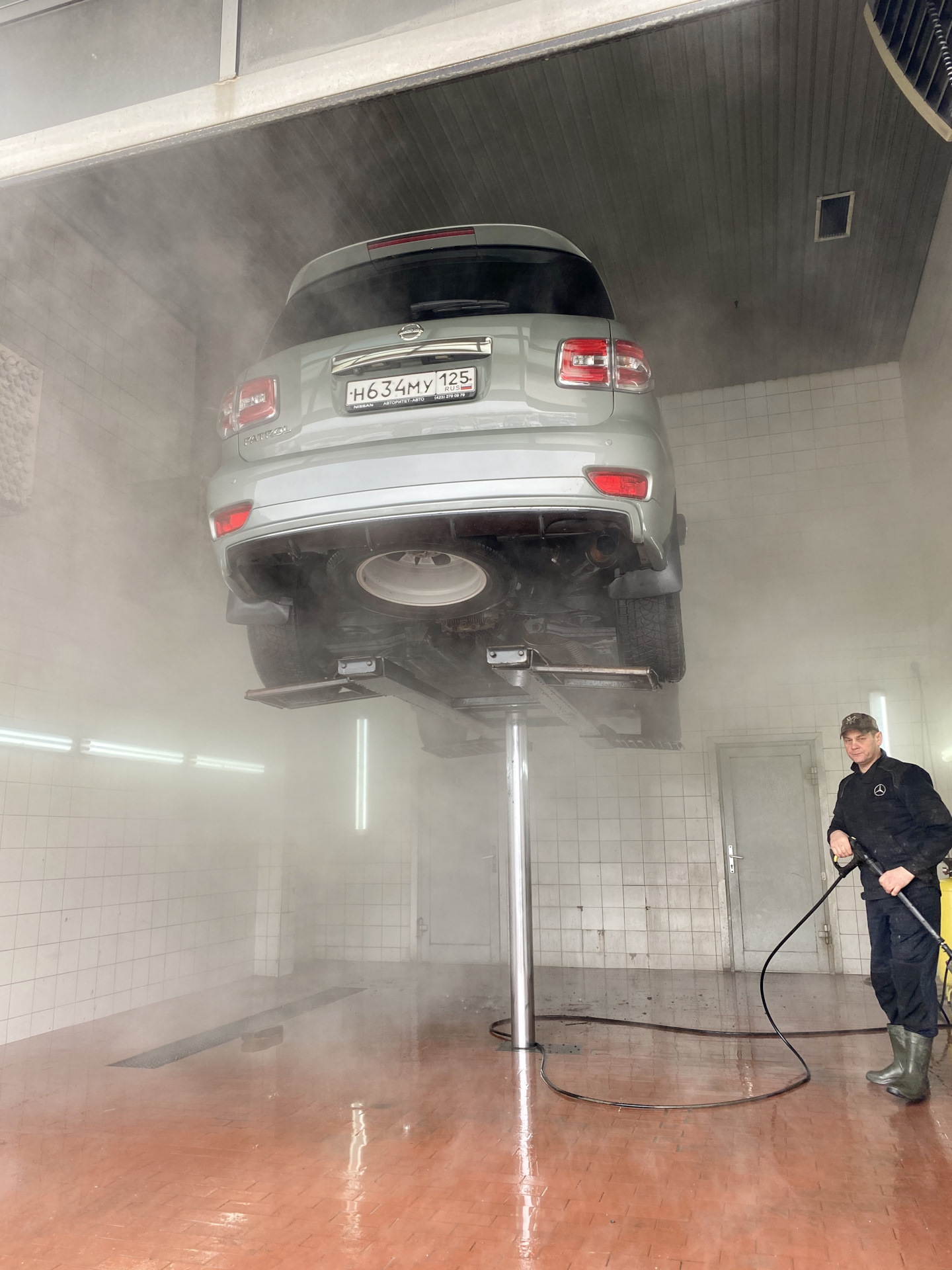 Салонный фильтр — шок — Nissan Patrol (Y62), 5,6 л, 2011 года ...