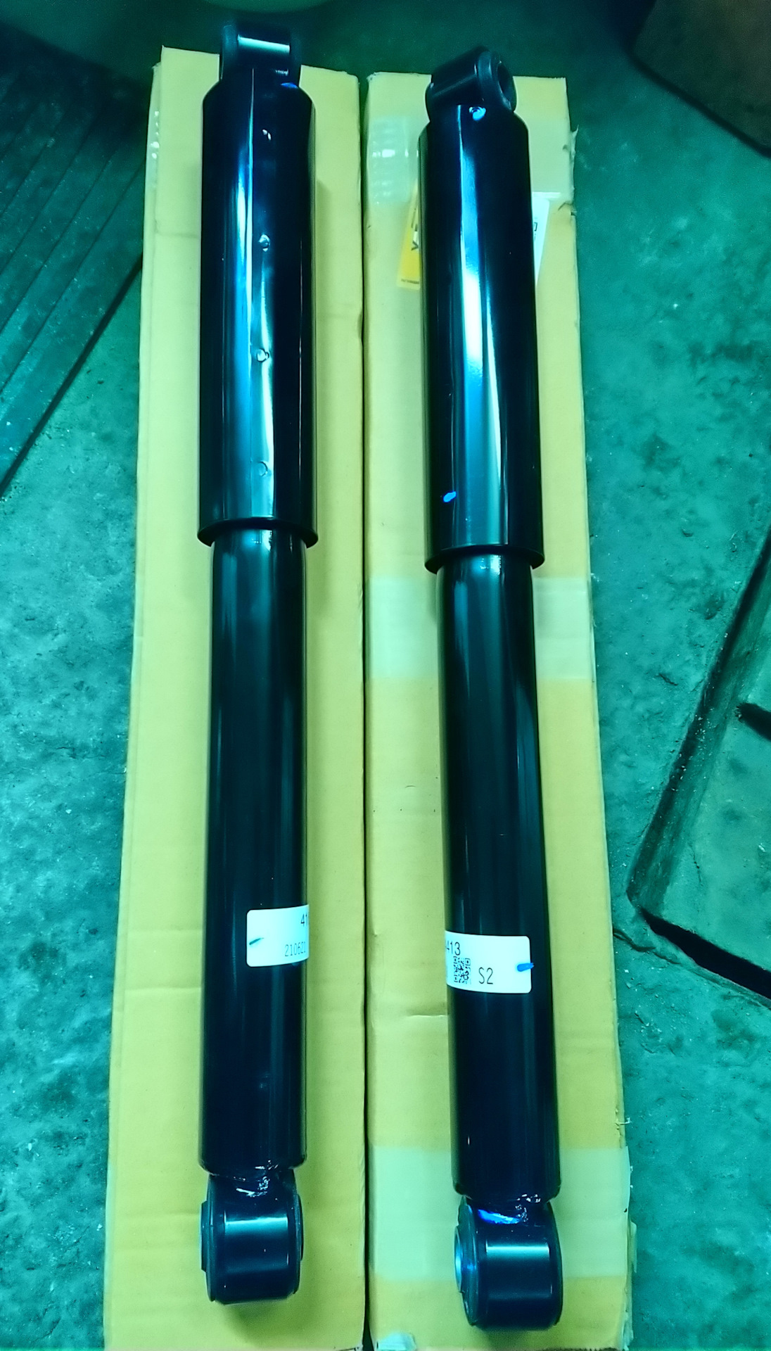 Задние амортизаторы + задний стаб — Mitsubishi Pajero Sport (2G), 2,5 л ...