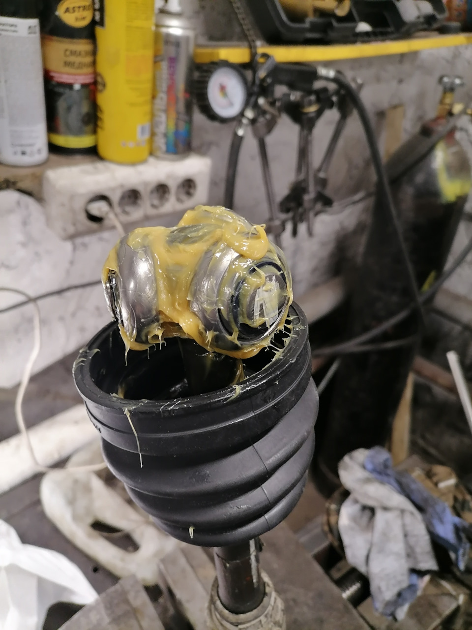 Замена всех пыльников передних приводов на Maruichi. Ставим точку в ...