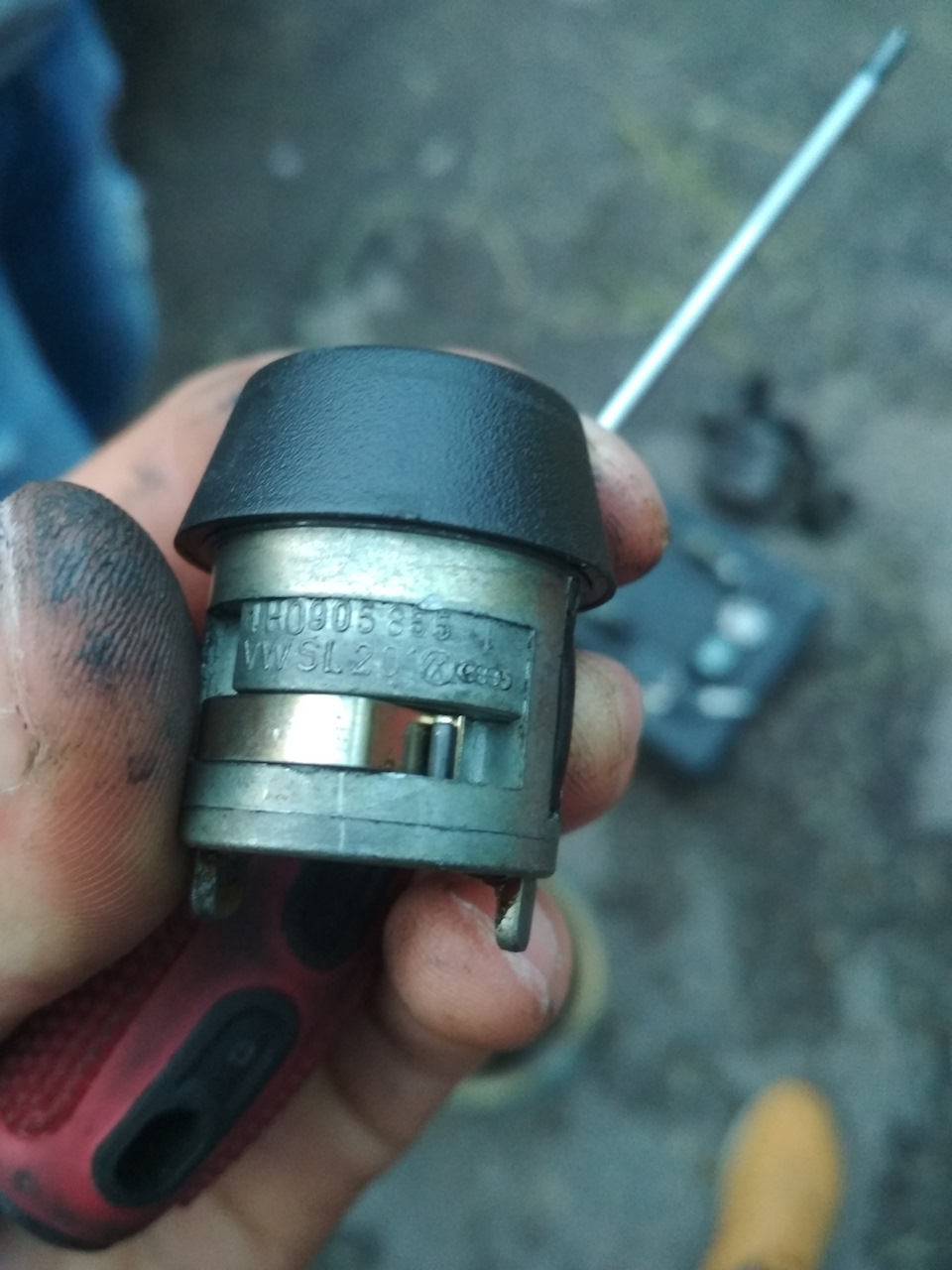 zoAAAgG0RuA 960 Как открыть машину без ключа фольксваген венто