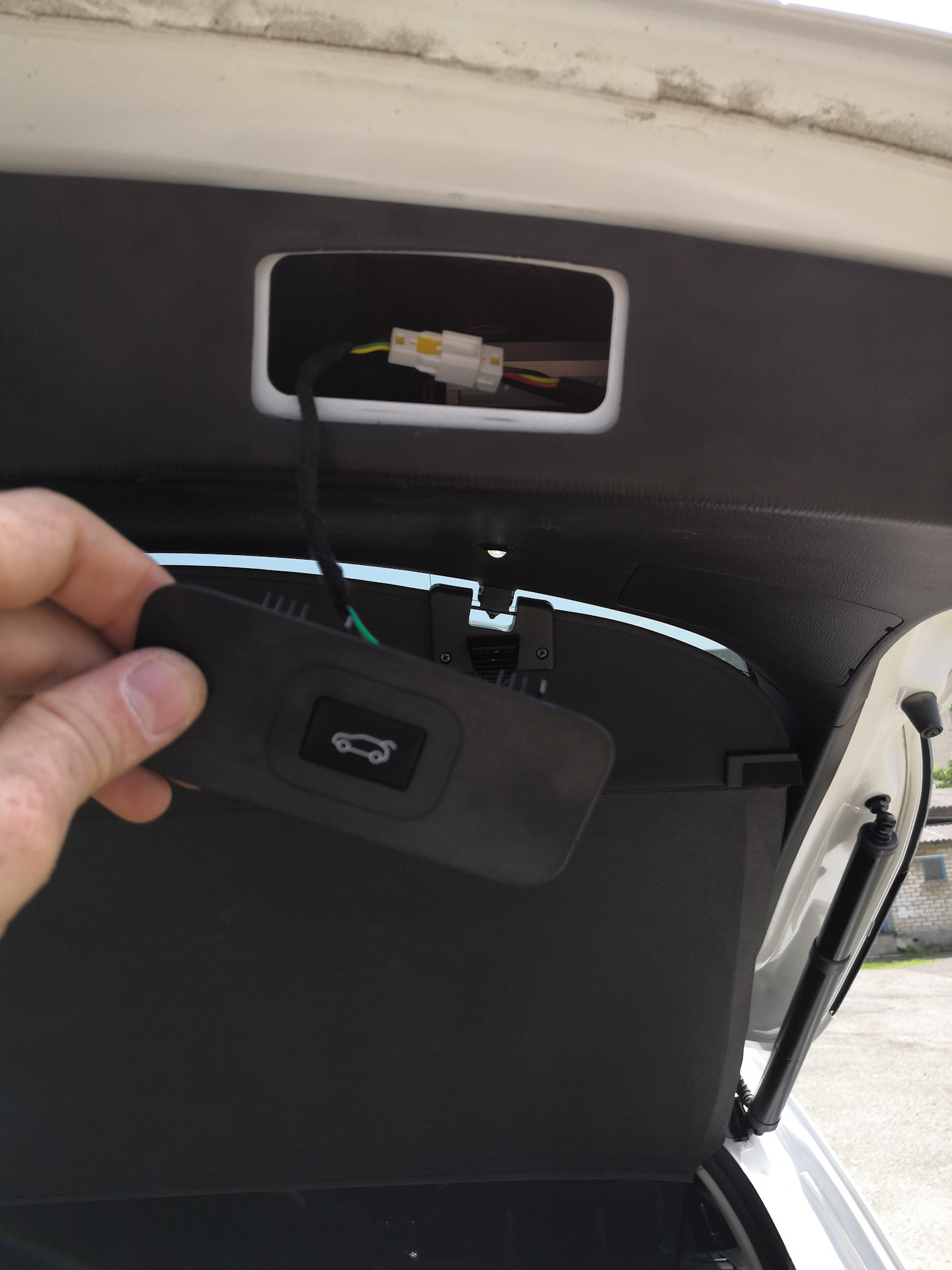 Кнопка багажника мазда сх 5. Кнопка открывания багажника Mazda CX 5. Электропривод крышки багажника Мазда СХ 5. Mazda 6 электропривод багажника. Электропривод открывания багажника Мазда сх9.