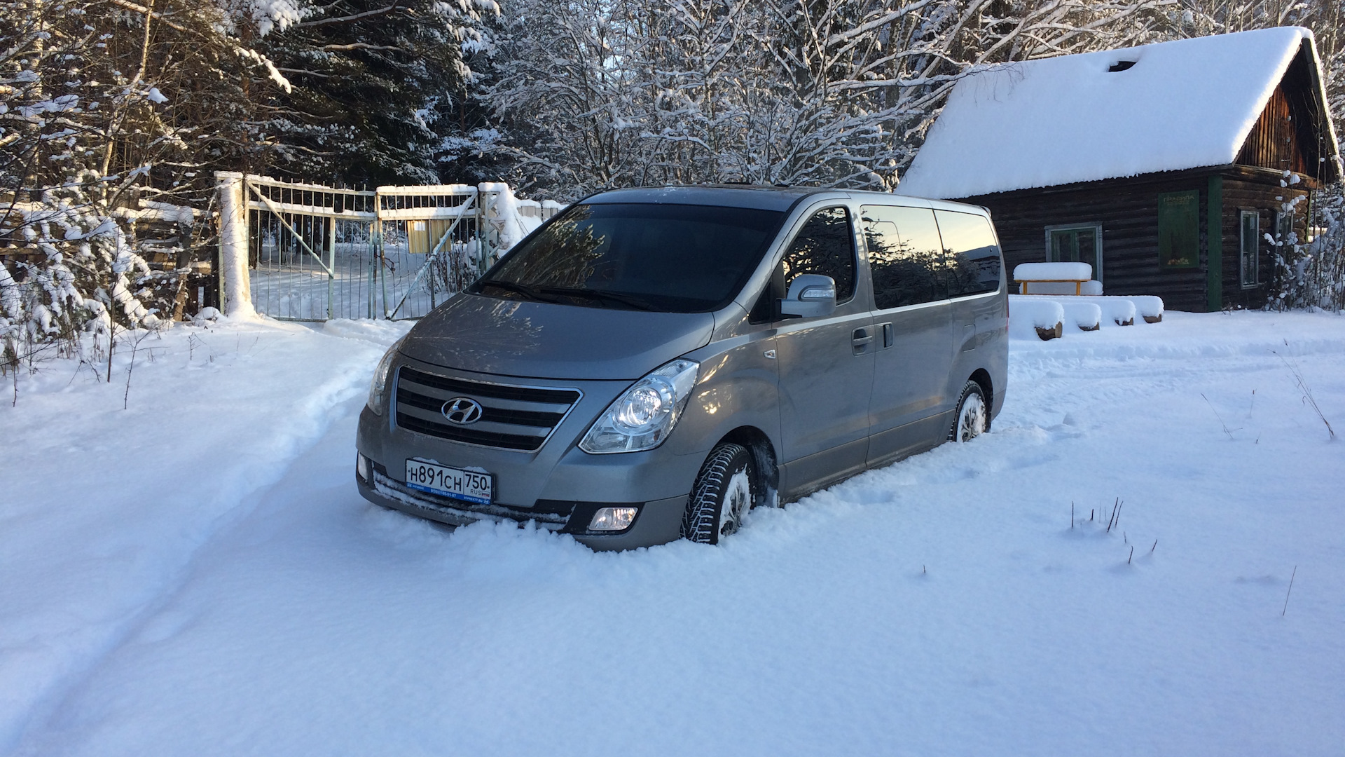 Hyundai grand starex 4wd