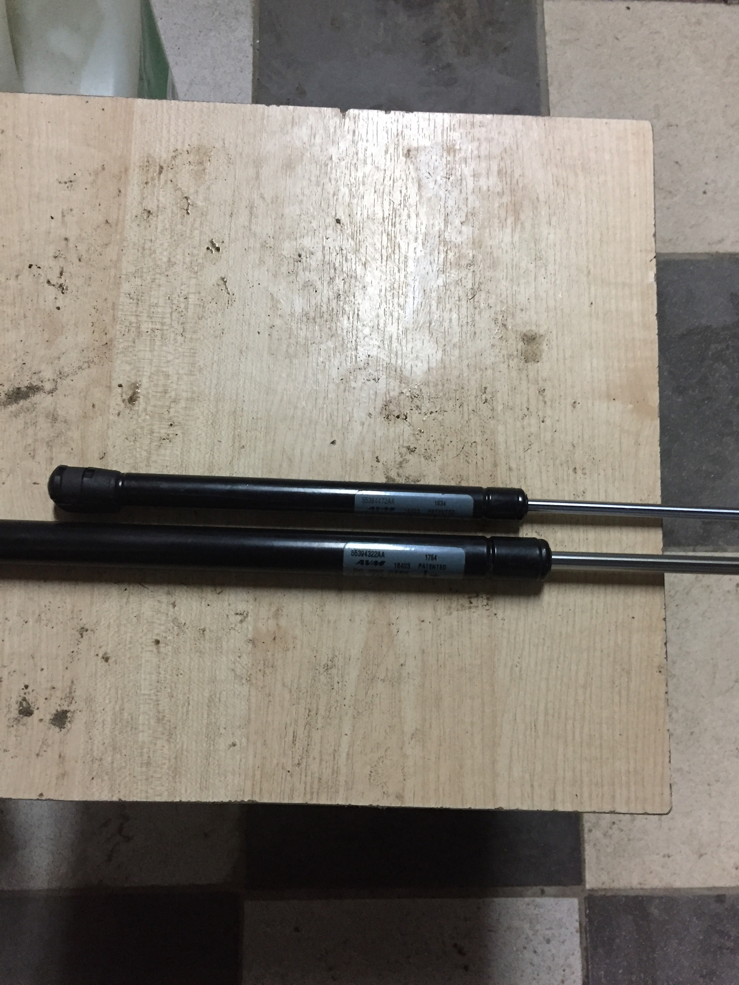 пружина газовая крышки багажника