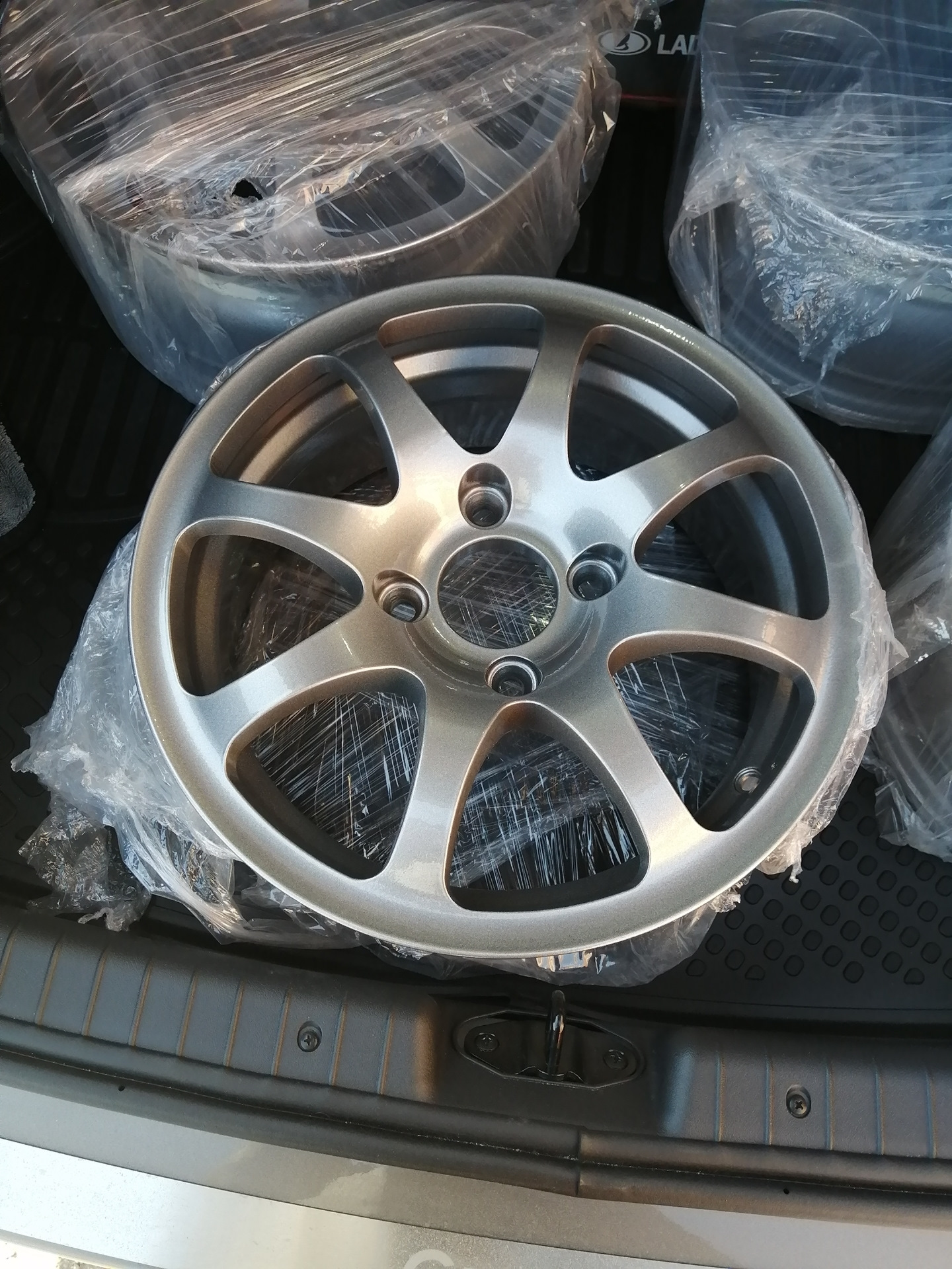 Перекрас дисков и установка лета! — Lada Гранта (2G) FL, 1,6 л, 2021 ...