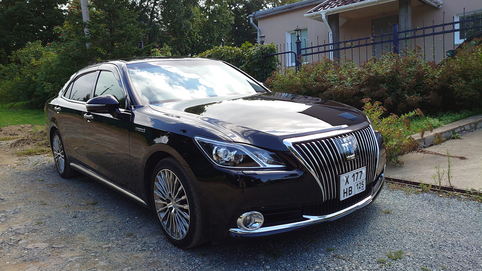 Toyota crown 2023 фото