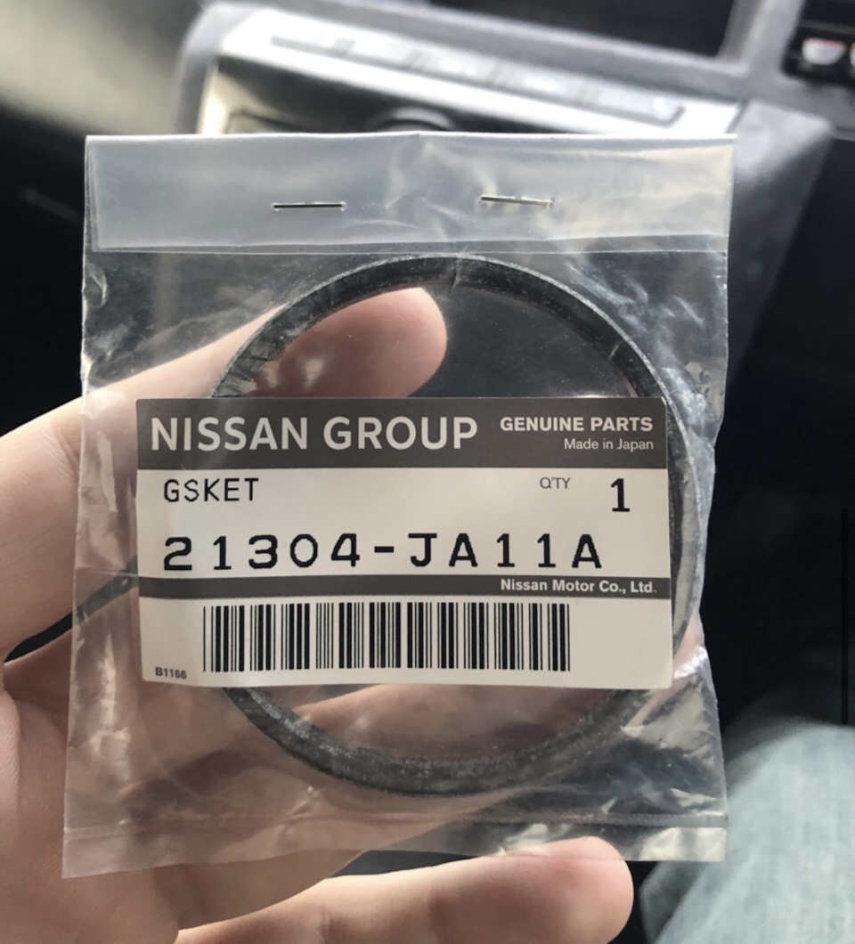 Прокладка маслообменника — Nissan Murano I. Запчасти на фото: 21304JA11A