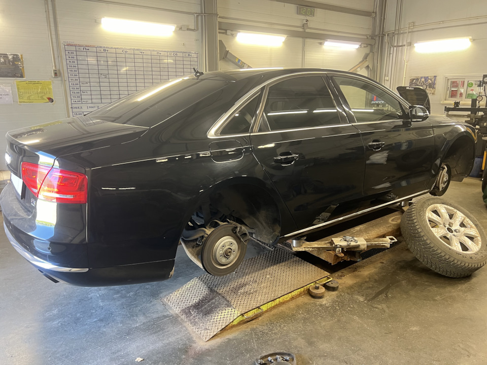 Замена зимней шипованной резины на всесезонную — Audi A8 (D4), 4,2 л ...