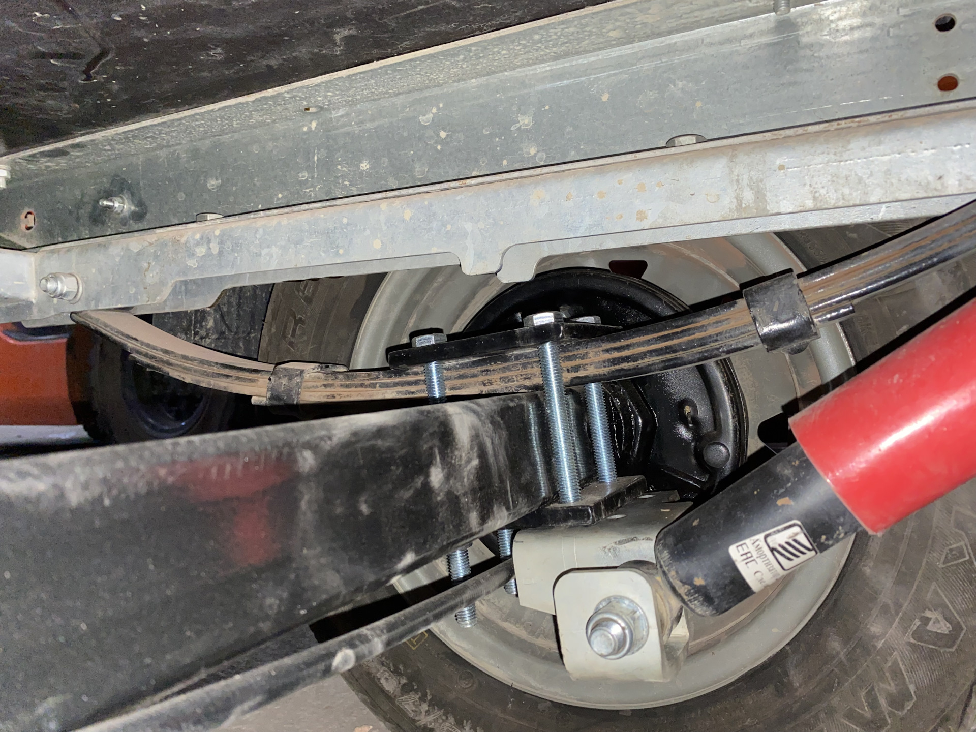 Установка тормоза наката на Прицеп — платформа Бизнес 112550 Евро ...