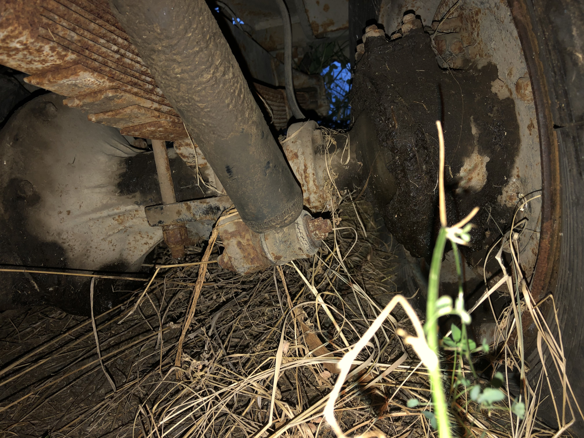 Увидел чудо, смесь военного и колхозного переднего моста. — УАЗ 39094 ...