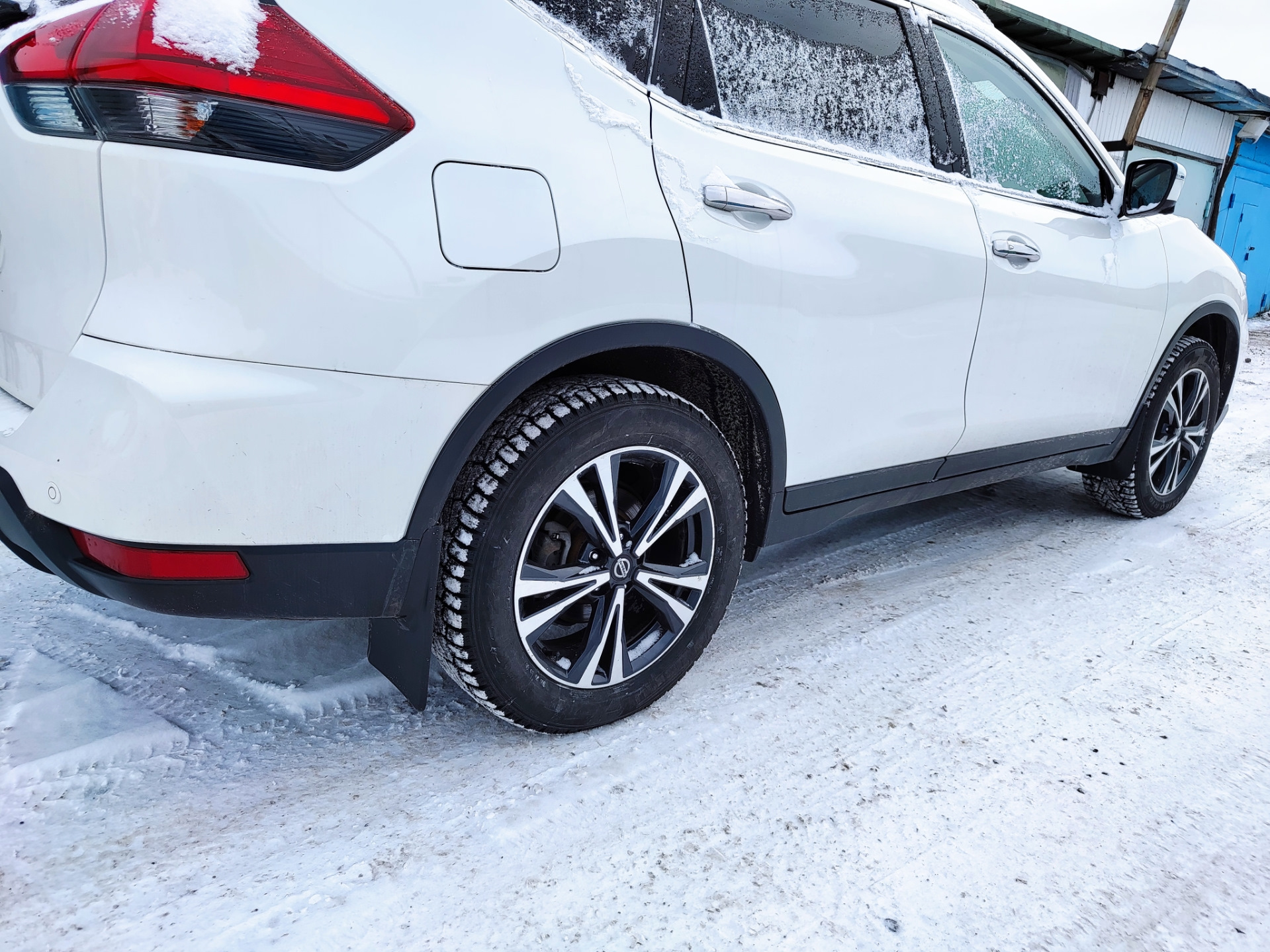 Новые брызговики — Nissan X-Trail III (t32), 2 л, 2019 года | тюнинг ...