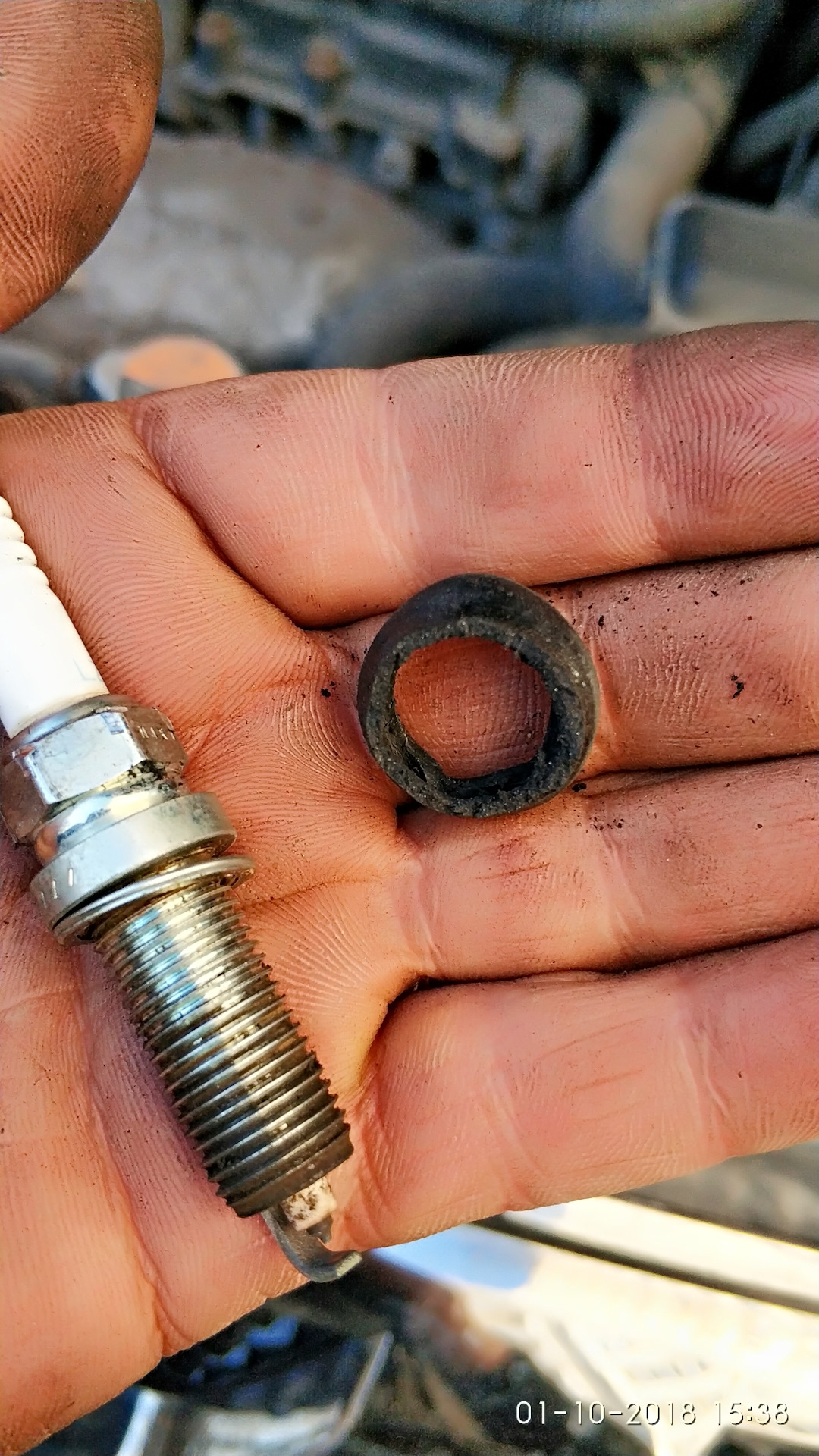 Замена свечей зажигания — Nissan X-Trail II (t31), 2,5 л, 2011 года ...