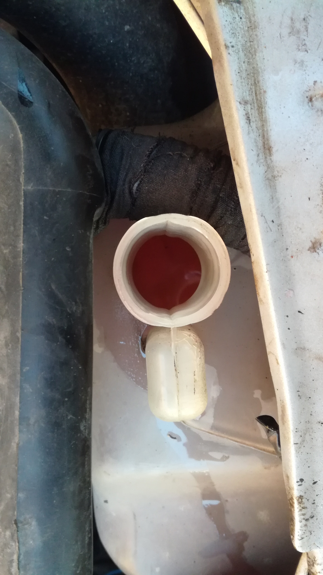 если не менять антифриз что будет. охлаждающая жидкость для двигателя. охлаждающая жидкость для авто. охлаждающая жидкость в машине. грязный цилиндры.