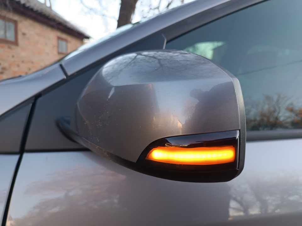 Установка Led поворотников в зеркала — Renault Megane III, 1,6 л, 2010 ...