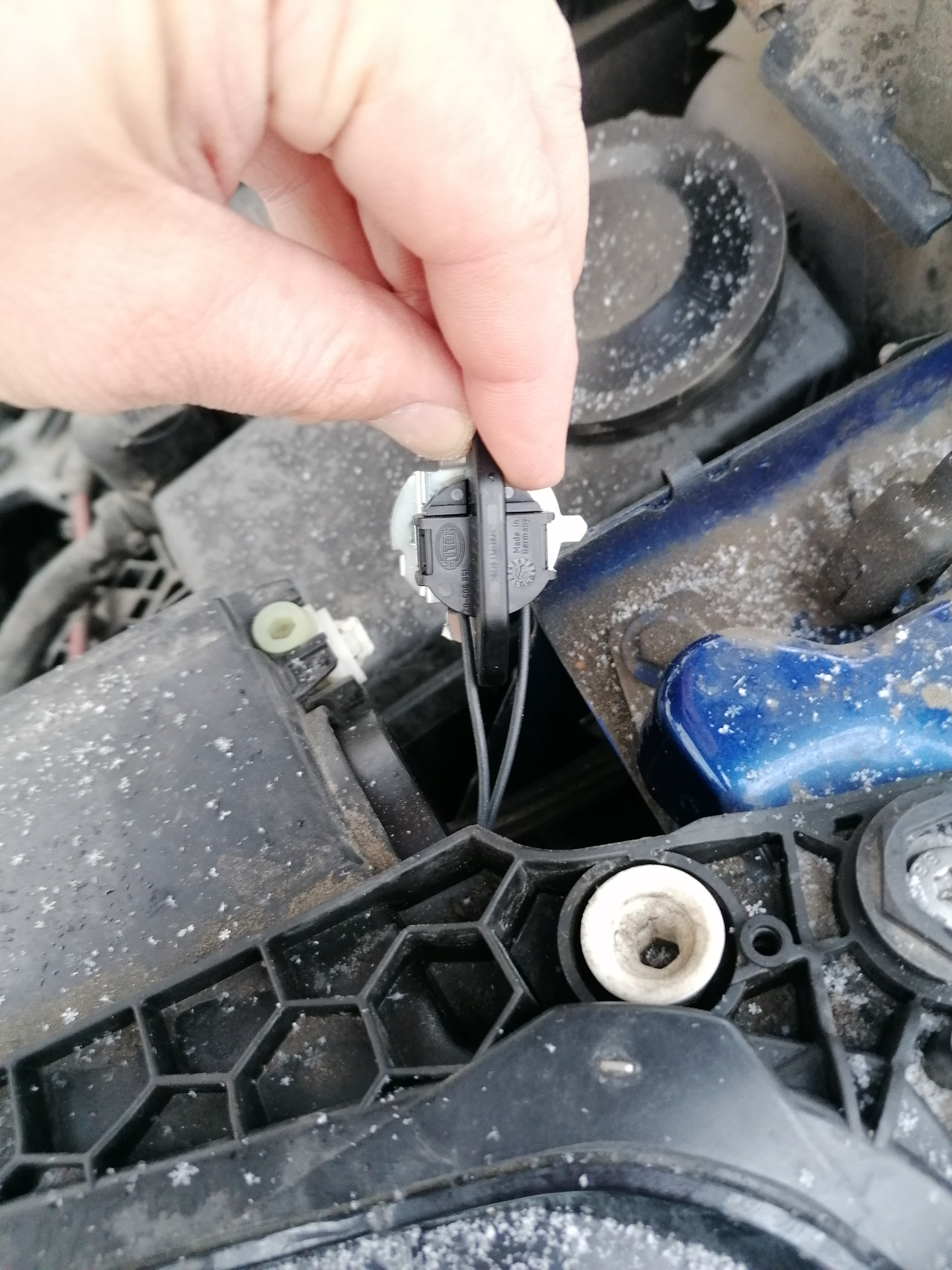 Замена галогеновых ламп в фарах — Skoda Kodiaq, 1,4 л, 2019 года ...