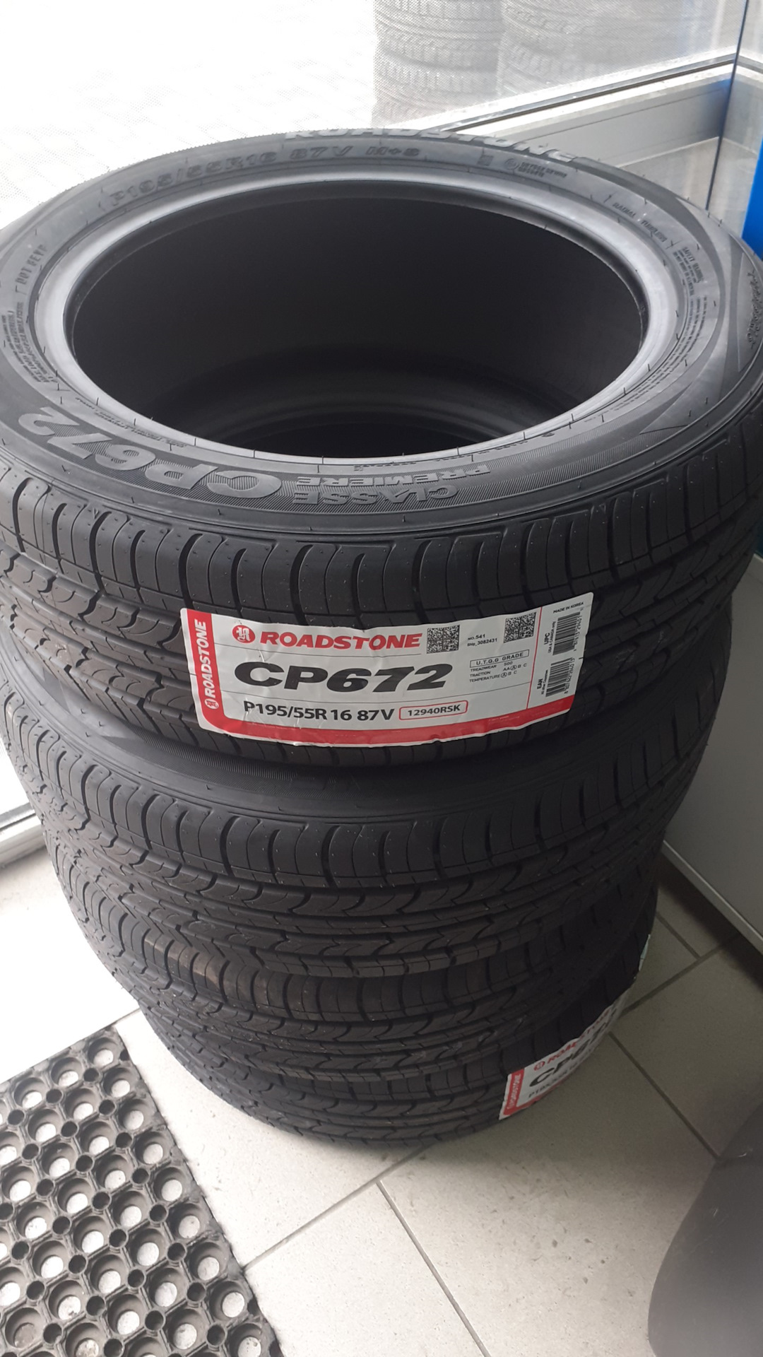 N2O Y4925 Sil 6Jx16 4X100 48ET D54.1 + RoadStone CP672 195/55 R16 87V ...