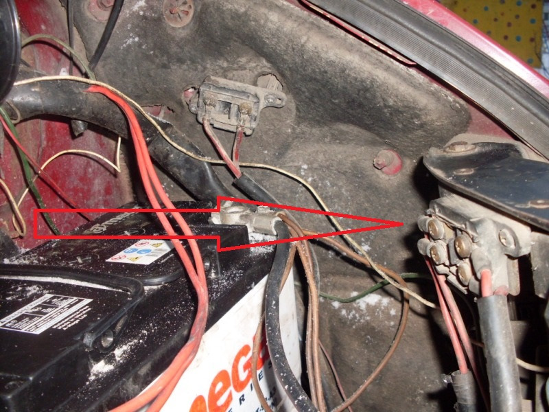 Подкапотные силовые предохранители 30А — Volkswagen Transporter T4, 2,4 ...