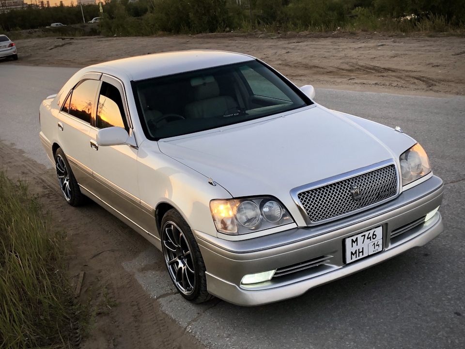 Toyota Crown athlete 2000 JDM