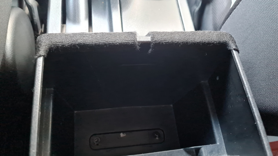 Лечение скрипа в подлокотнике и натяжка ручного тормоза. — Suzuki Grand ...