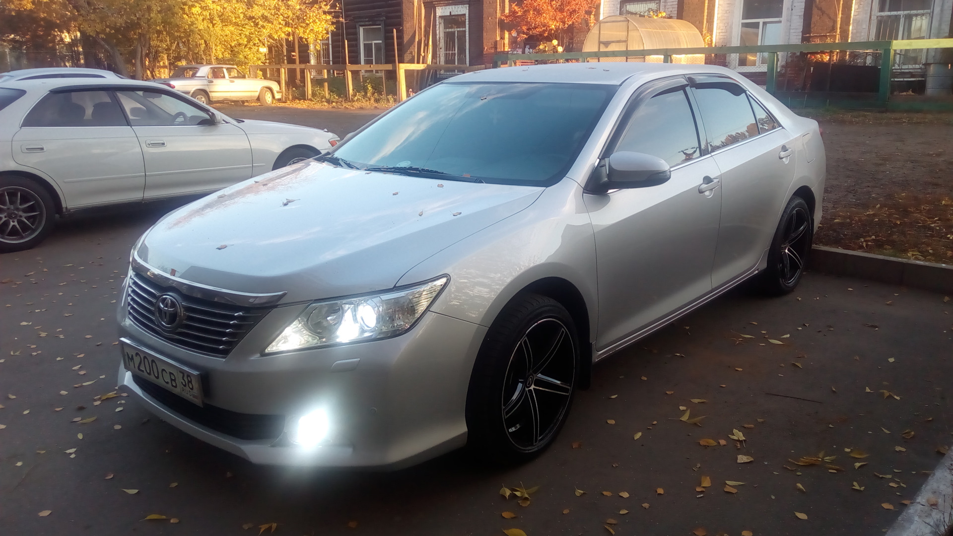 Toyota Camry 50 серая